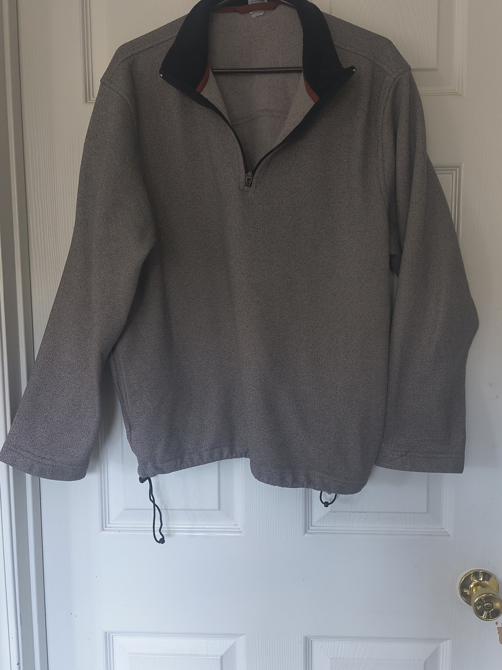Old Navy Men's Zip-Neck Pullover Sweater in Light Gray with Black Collar